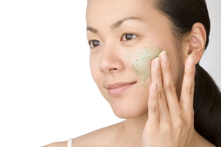 Kan du överexfoliera din hud? Håll dessa varningsskyltar