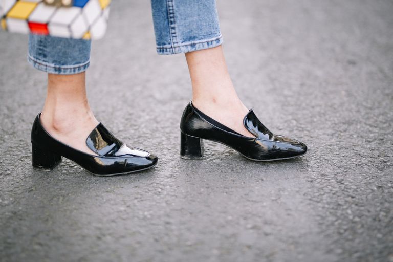 चमकदार black loafers and cropped jeans