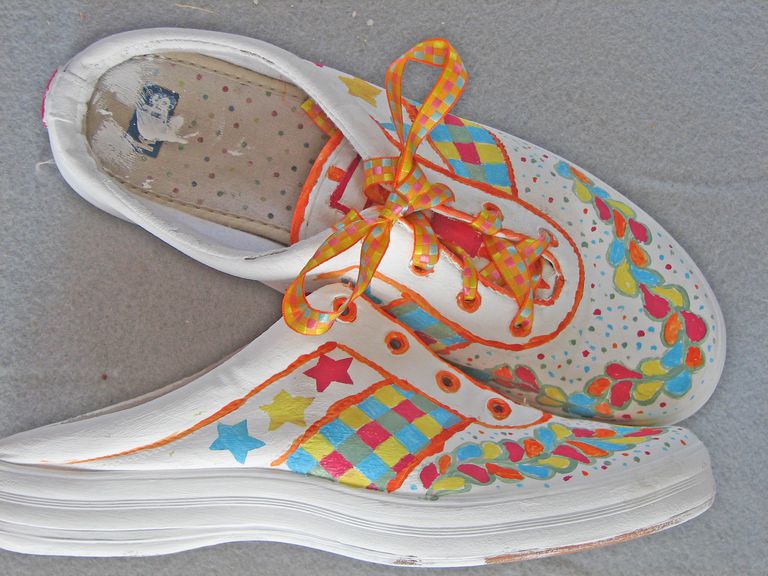 צָבוּעַ Shoes, feathered cable, painted and speckled