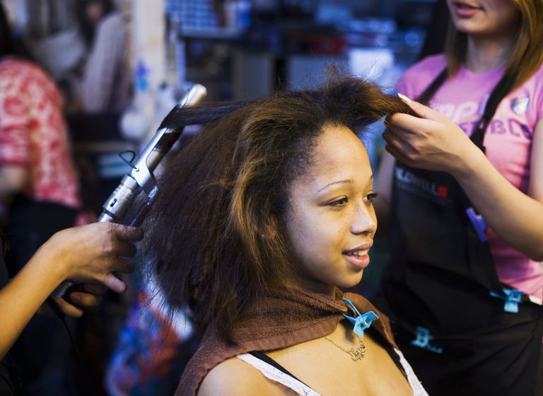 כיצד לטפל השיער שלך נקבוביות גבוהה ולהפוך אותו בריא שוב