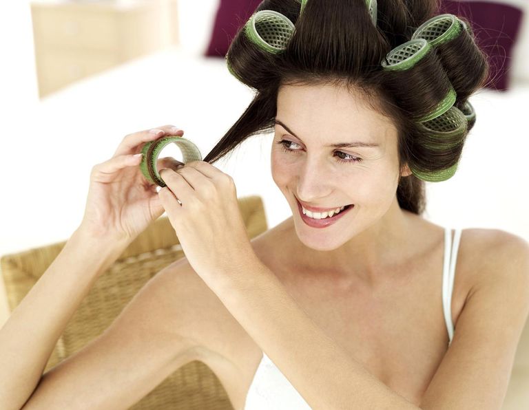 Hur man använder kardborrband för att ge håret mer kropp