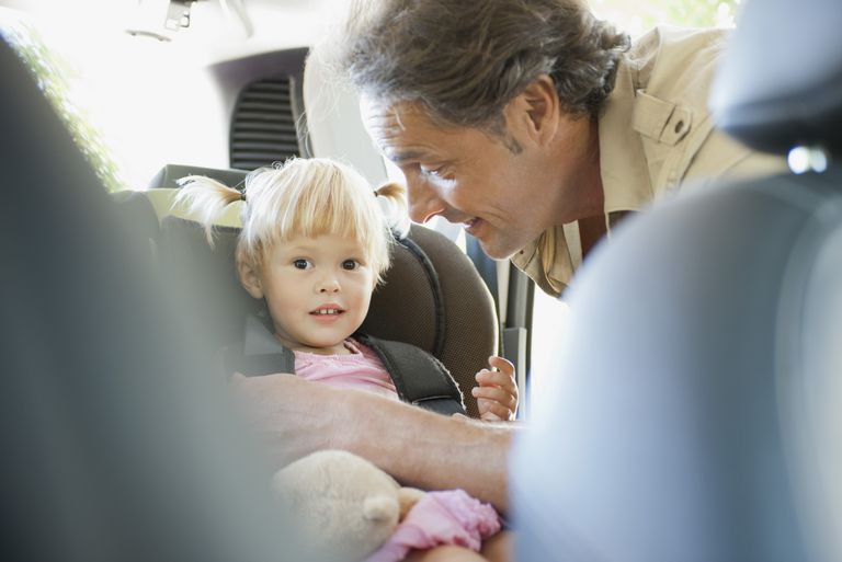 סבים need car seats if they are babysitting grandchildren