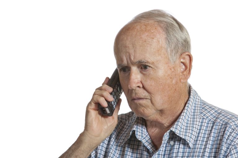 מוּדְאָג grandparent trying to get in touch with parents
