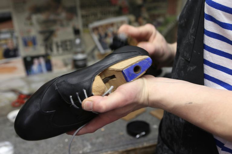 Pogledajte Louboutin: Saznajte kako napraviti svoje cipele