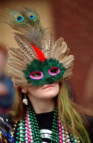 Befjädrad Mardi Gras Mask