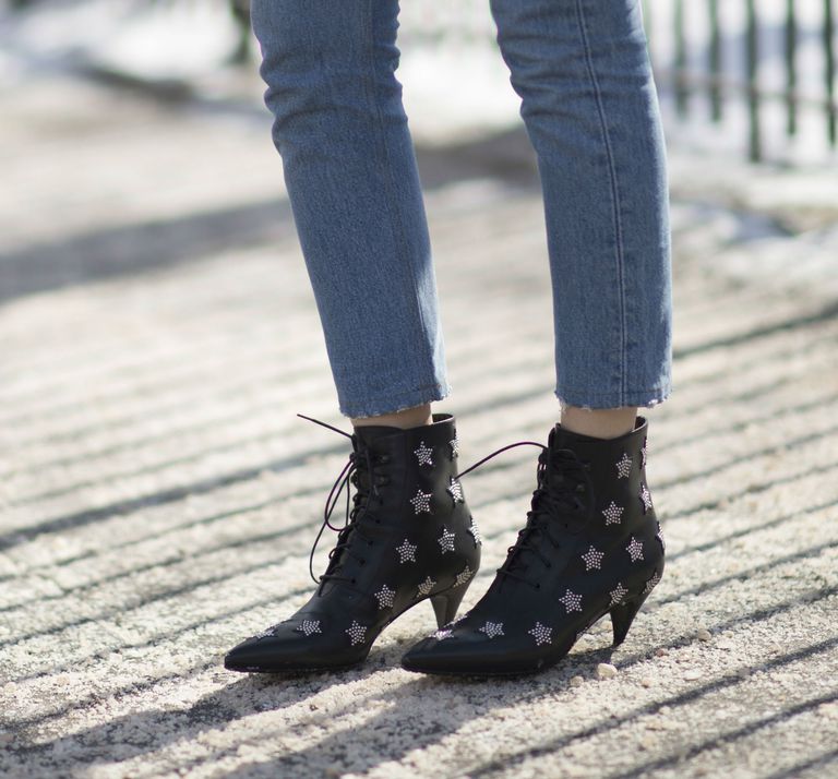 कच्चा hem jeans and ankle boots