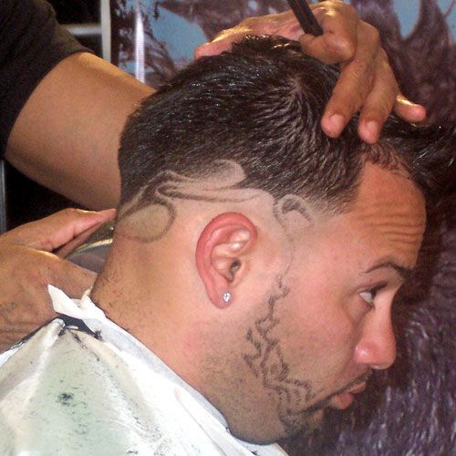 पुरुषों के डिजाइन Haircuts की तस्वीरें