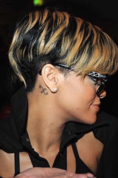 Rihanna with streaks