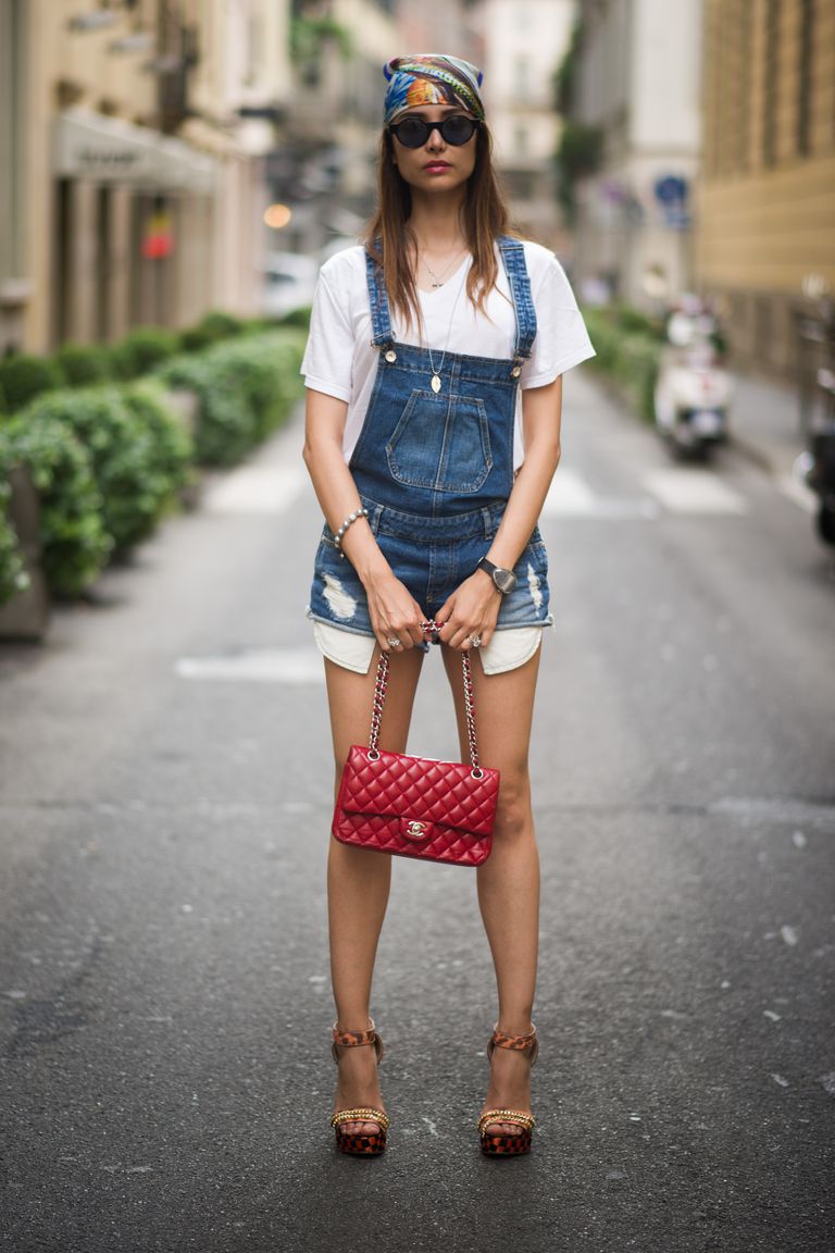 Stradă style fashion Levi's overalls and Chanel purse