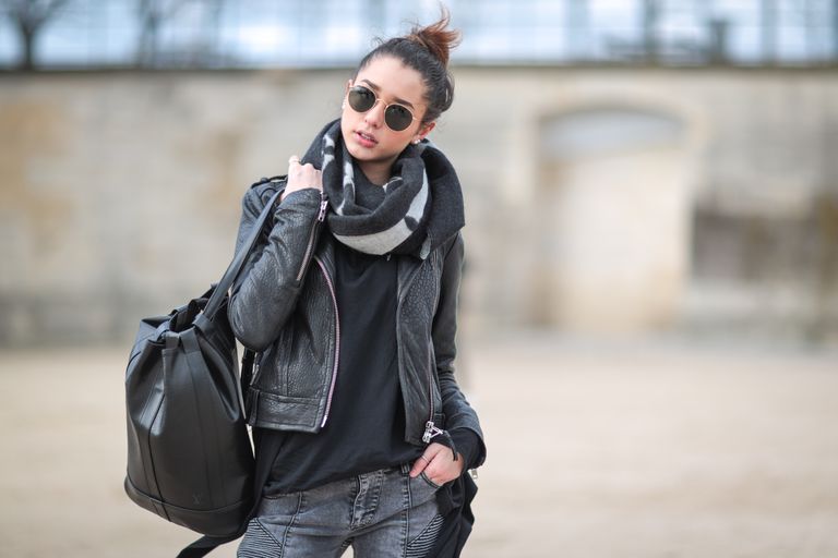 Stradă style jeans and leather jacket