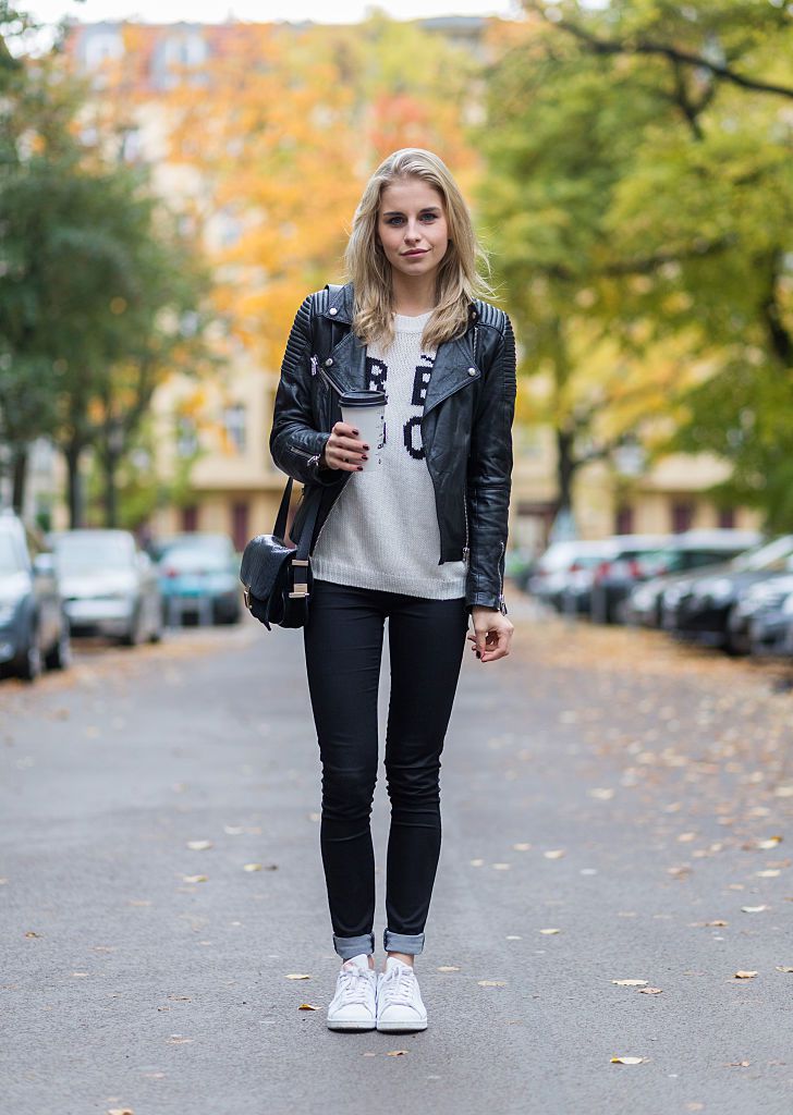 Stradă style jeans and leather jacket
