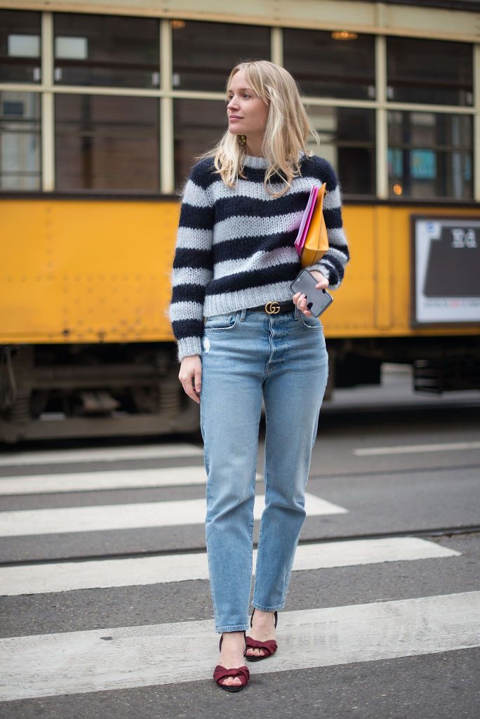 सड़क style jeans and striped sweater
