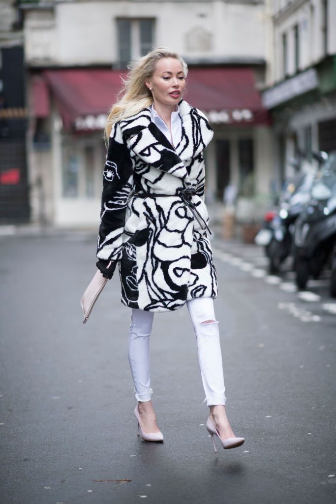 רְחוֹב style in a graphic black and white winter coat