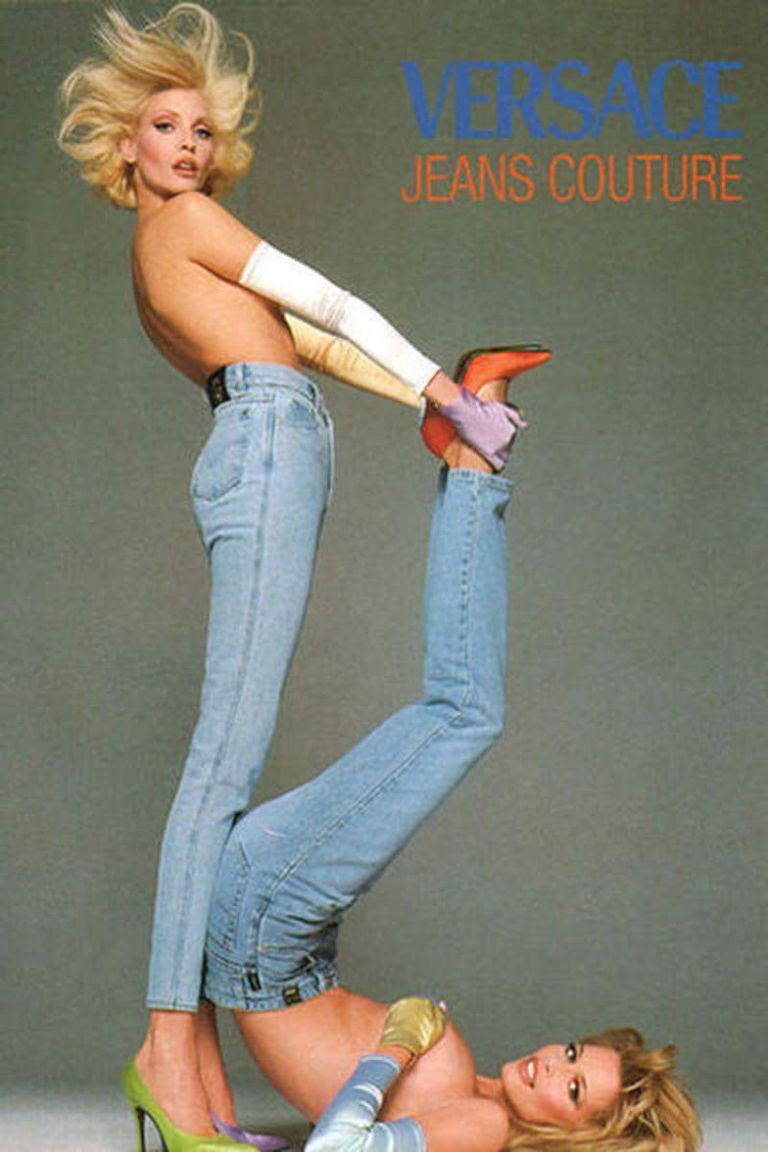 בָּצִיר Versace Jeans Ad