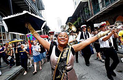 en picture of a parade in New Orleans, Louisiana