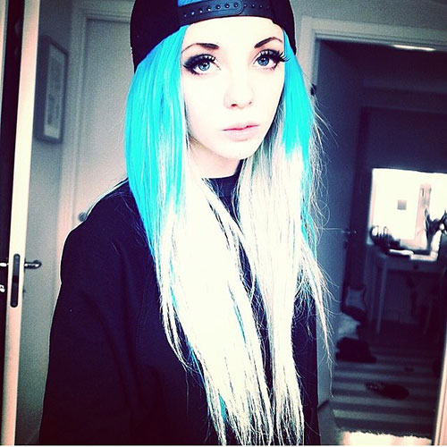 Lung White and Blue Hairstyle