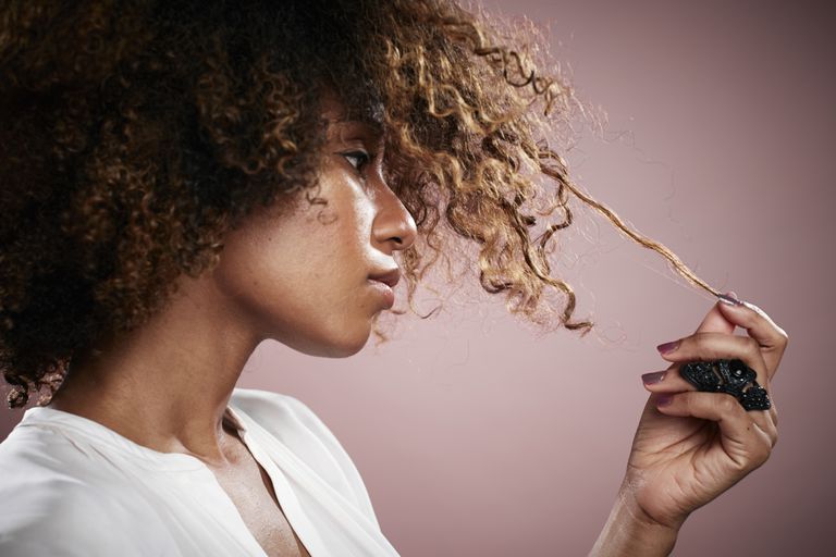 Vad kan en proteinbehandling göra för svart hår?