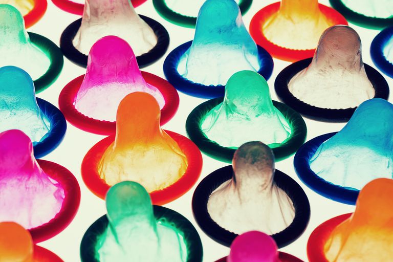 Vad är skillnaden mellan latex och non-latex kondomer?