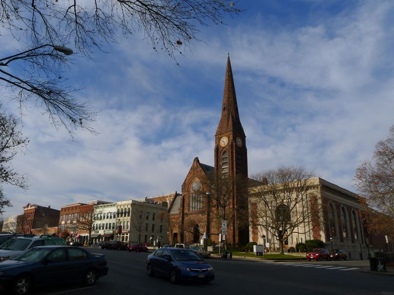 प्रथम Church, Main Street, Northampton